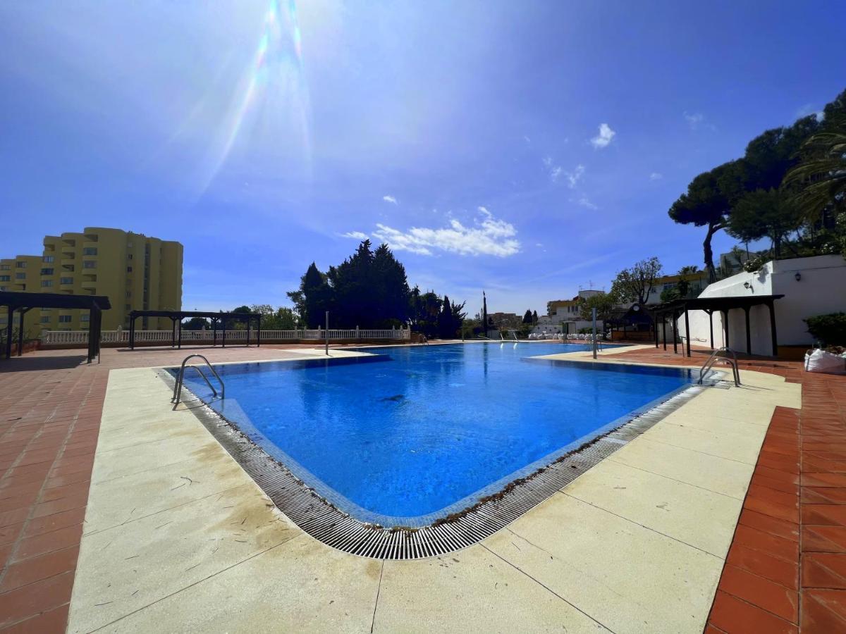 Apartamento Tropical Con Piscina Cerca De La Playa توريمولينوس المظهر الخارجي الصورة